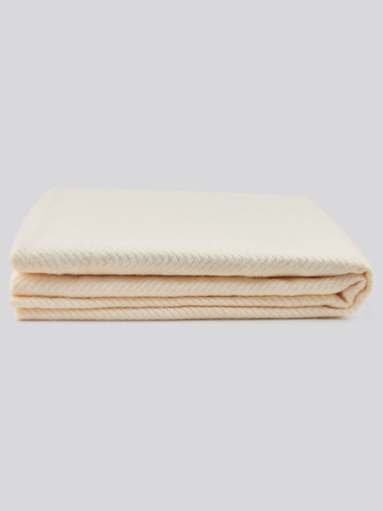 U.S. Polo Assn. Eggnog Luxury Herringbone Throw - Image 4 of 4 U.S. Polo Assn. Eggnog Luxury Herringbone Throw - Image 4 of 4