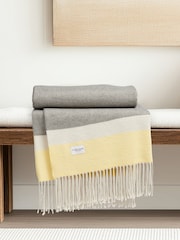 من U.S. Polo Assn. غطاء مخطط فاخر - صورة 2 من 6