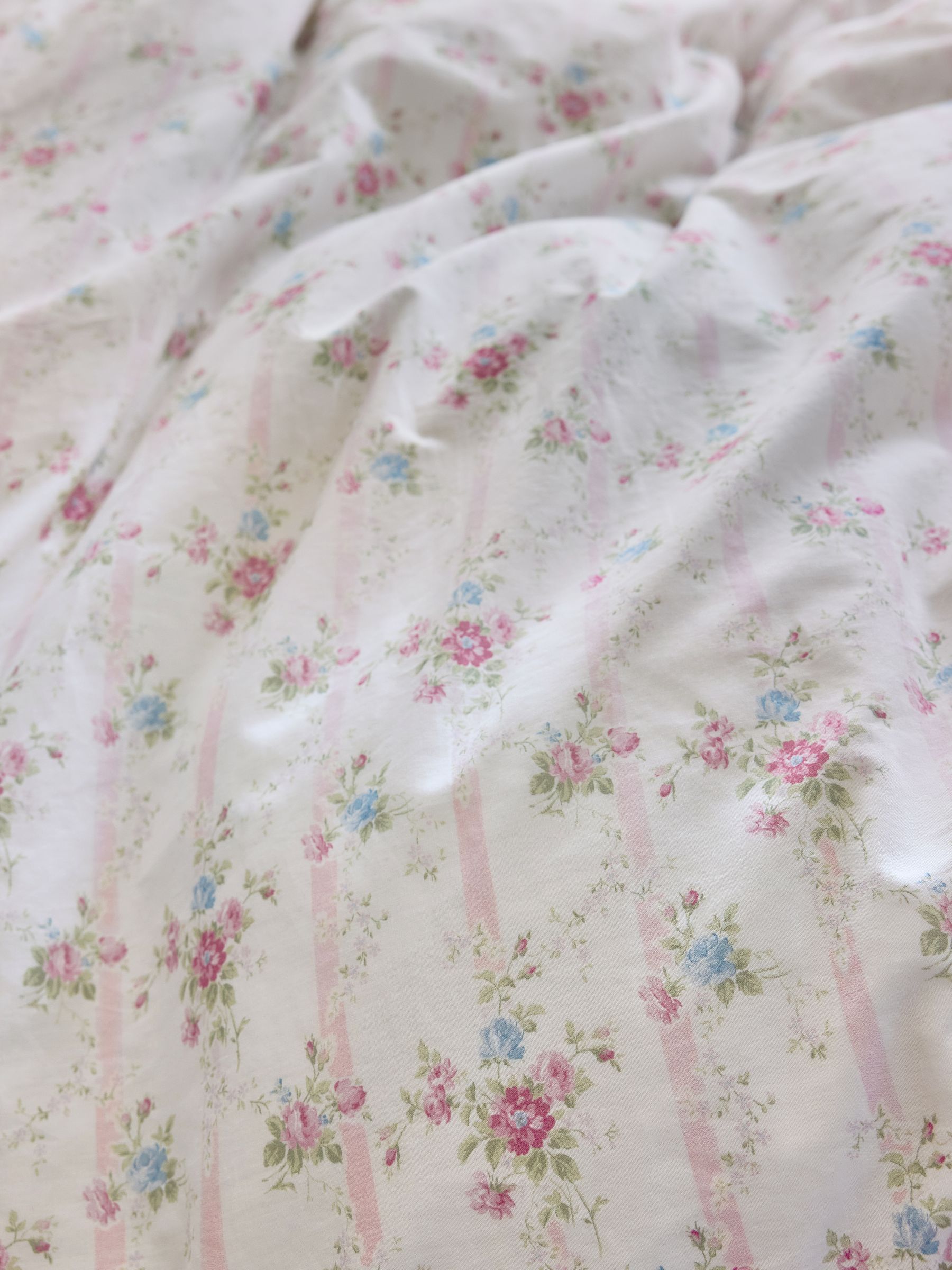 buy-shabby-chic-by-rachel-ashwell-print-petite-ruffle-duvet-cover-and