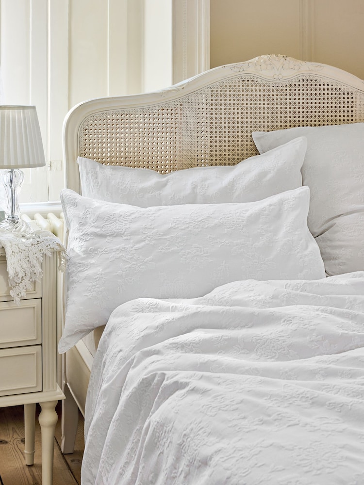 Shabby Chic by Rachel Ashwell® Set of 2 Matelasse Pillowcases - Bild 1 von 3