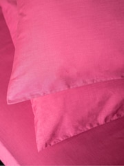 Rockett St George Set of 2 Knockout Pink 180 Thread Count Pillowcases - Image 2 of 3