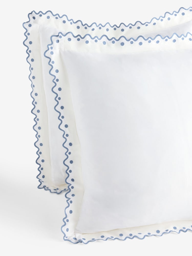 Nina Campbell Set of 2 Blue Jester Scallop Spot 200 Thread Count Pillowcases - Image 5 of 5 Nina Campbell Set of 2 Blue Jester Scallop Spot 200 Thread Count Pillowcases - Image 5 of 5
