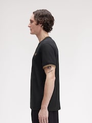 črna - Majica s kratkimi rokavi in obrobo Fred Perry - Slika 2 iz 5