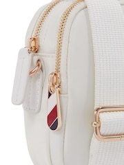 Tommy Hilfiger תיק מצלמה, דגם Poppy - תמונה 4 מתוך 5