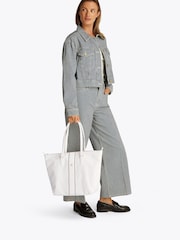 תיק רחב בדוגמה פרחונית של Tommy Hilfiger - Image 5 of 5