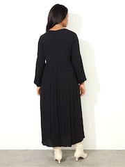 Live Unlimited Black Curve Embroidered Viscose Crinkle Dress - Image 5 of 5