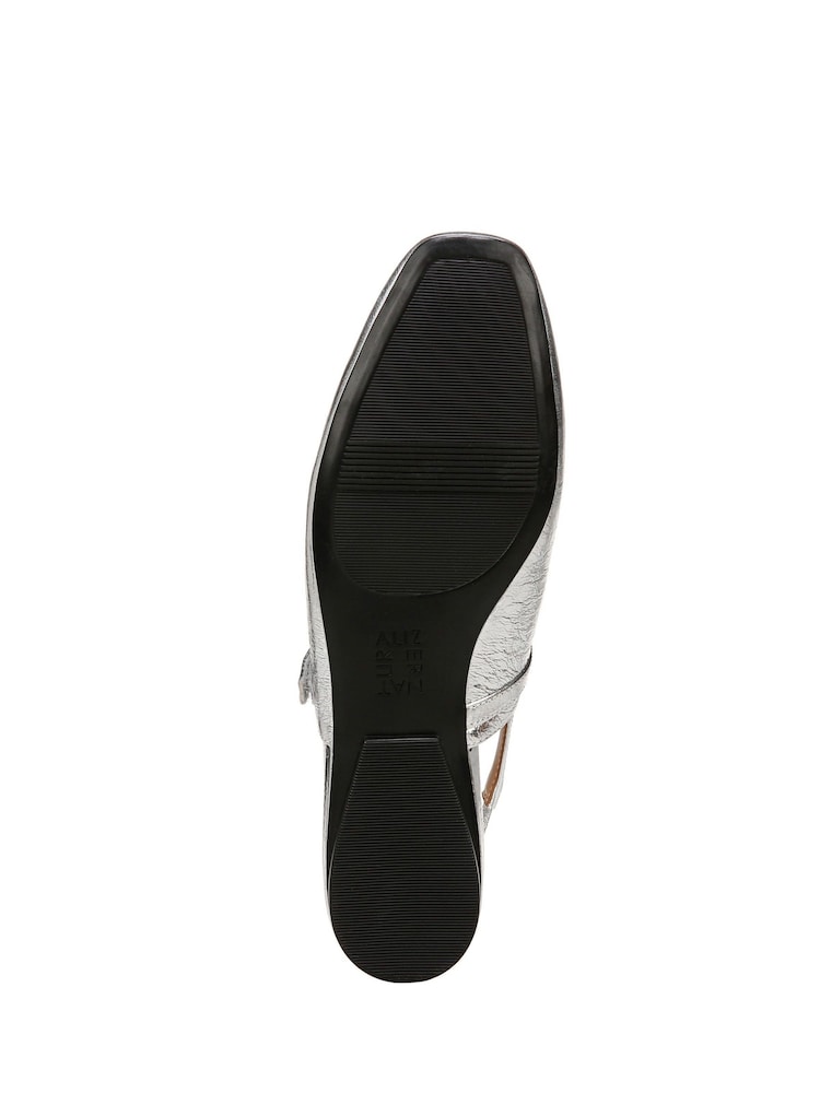 srebrna (barva); srebro - Naturalizer srebrna (barva); srebro Connie široka kroj Slingback čevlji - Slika 8 iz 8 srebrna (barva); srebro - Naturalizer srebrna (barva); srebro Connie široka kroj Slingback čevlji - Slika 8 iz 8