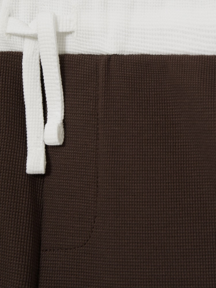 Reiss Chocolate Brown / Off White Cane 13-14 yrs Cotton Waffle-Knit Badge Shorts - Image 4 of 4