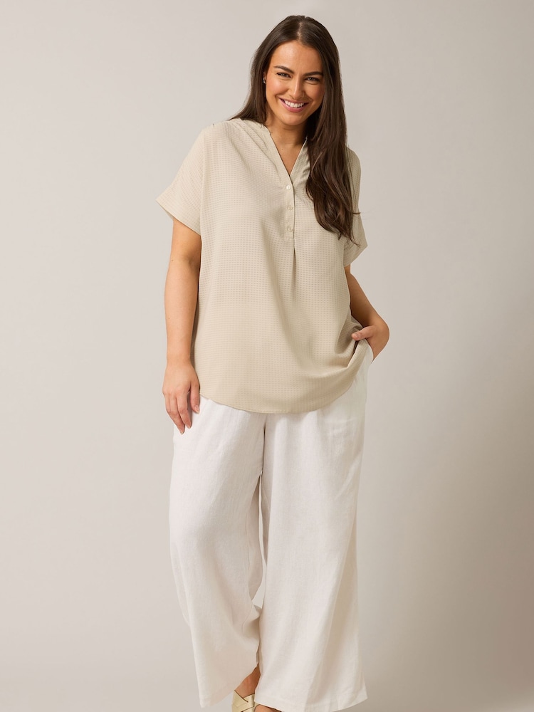 Natur - Yours Curve Bluse mit kurzer Knopfleiste - Bild 2 von 4