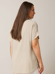 Natur - Yours Curve Bluse mit kurzer Knopfleiste - Bild 3 von 4