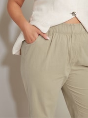 Yours Curve Natural Cool 100% Cotton Cropped Trousers - Image 4 of 5