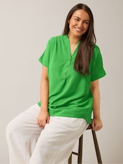 Grün - Yours Curve Bluse mit kurzer Knopfleiste - Bild 1 von 4