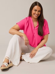 Pink - Yours Curve Bluse mit kurzer Knopfleiste - Bild 4 von 4
