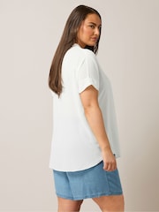 Weiß - Yours Curve Bluse mit kurzer Knopfleiste - Bild 3 von 4