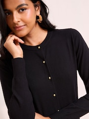 Preto - Cardigan Friends Like These Dome Button - Imagem 4 de 4