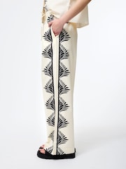 French Connection Cream 100% Cotton Nola Alexis Printed Trousers - Image 3 of 4
