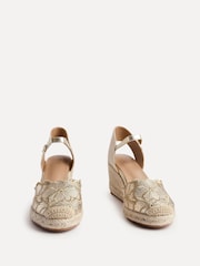 Linzi Gold Florentina Wedge Sandals with Floral Embroidery - Image 4 of 5