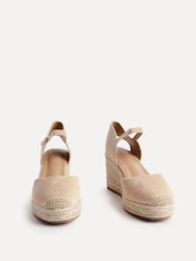 Linzi Cream Present Closed-Toe Wedge Sandals - Image 3 of 5