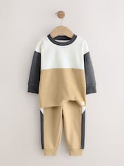 Neutro/gris - Conjunto de pantalón de chándal y camiseta de manga larga con diseño de tacto suave (3 meses - 7 años) - Imagen 5 de 8