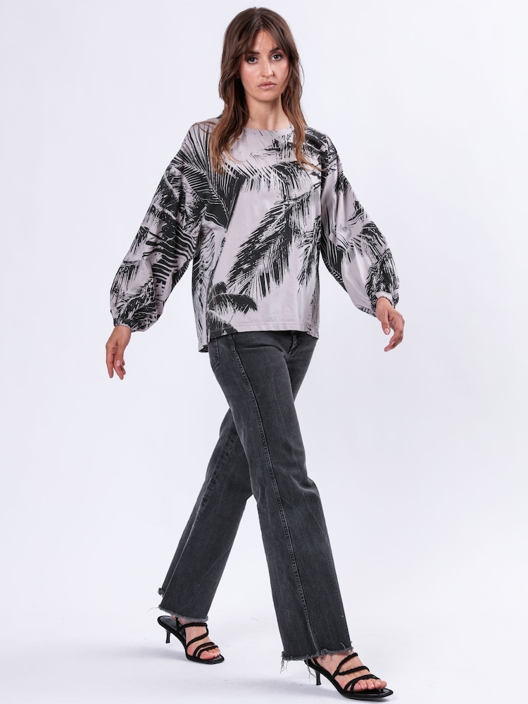 Religion Oversized Epidote Batwing Top With Hand Embellishment - Imagen 6 de 6 Religion Oversized Epidote Batwing Top With Hand Embellishment - Imagen 6 de 6