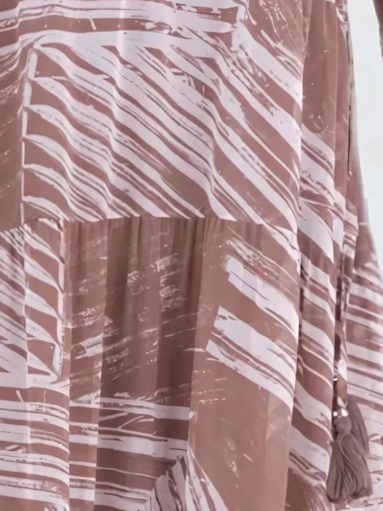 Natur - Religion Callisto Maxikleid mit Stufenrock und Kordelzug in der Taille - Bild 6 von 6 Natur - Religion Callisto Maxikleid mit Stufenrock und Kordelzug in der Taille - Bild 6 von 6
