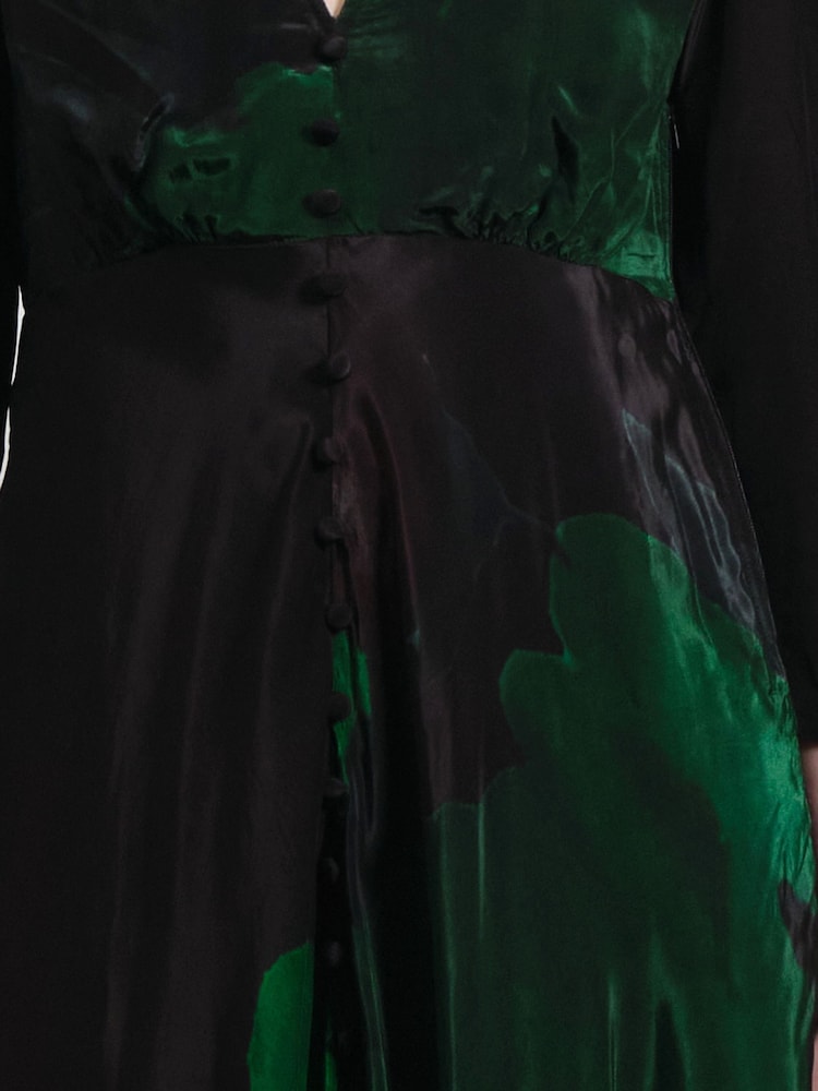 Religion Maryam Maxi Button Through Dress With Large Floral Print - Bild 6 von 6 Religion Maryam Maxi Button Through Dress With Large Floral Print - Bild 6 von 6