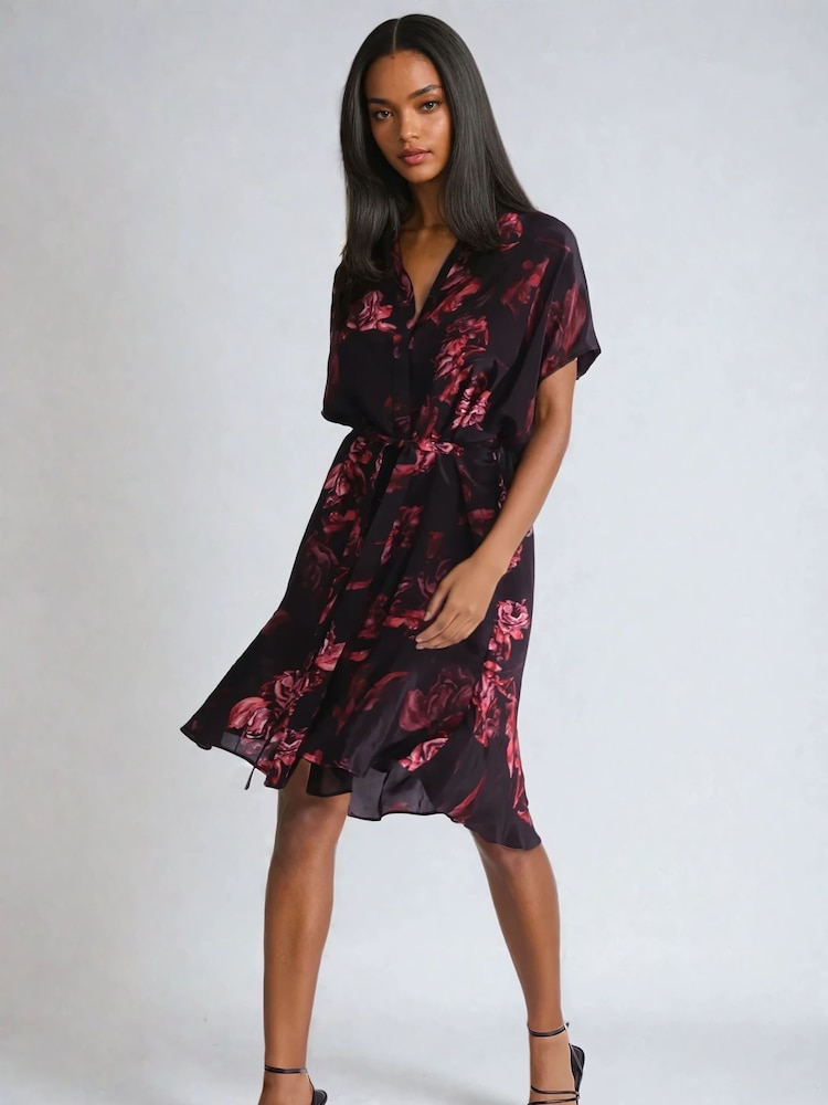 Vestido tipo túnica con cintura anudada y dobladillo con volantes en estampado floral oscuro de Religion - Imagen 1 de 6 Vestido tipo túnica con cintura anudada y dobladillo con volantes en estampado floral oscuro de Religion - Imagen 1 de 6