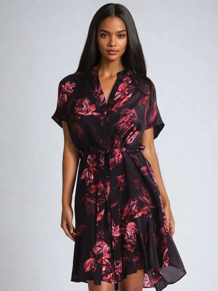Vestido tipo túnica con cintura anudada y dobladillo con volantes en estampado floral oscuro de Religion - Imagen 2 de 6 Vestido tipo túnica con cintura anudada y dobladillo con volantes en estampado floral oscuro de Religion - Imagen 2 de 6