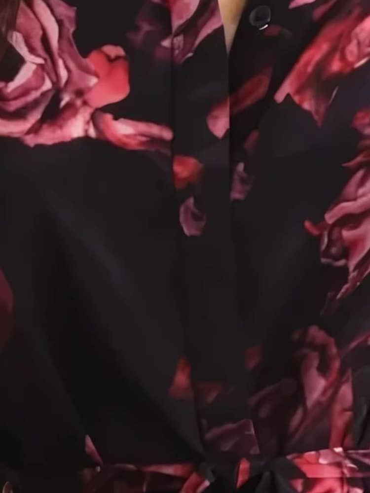 Vestido tipo túnica con cintura anudada y dobladillo con volantes en estampado floral oscuro de Religion - Imagen 6 de 6 Vestido tipo túnica con cintura anudada y dobladillo con volantes en estampado floral oscuro de Religion - Imagen 6 de 6