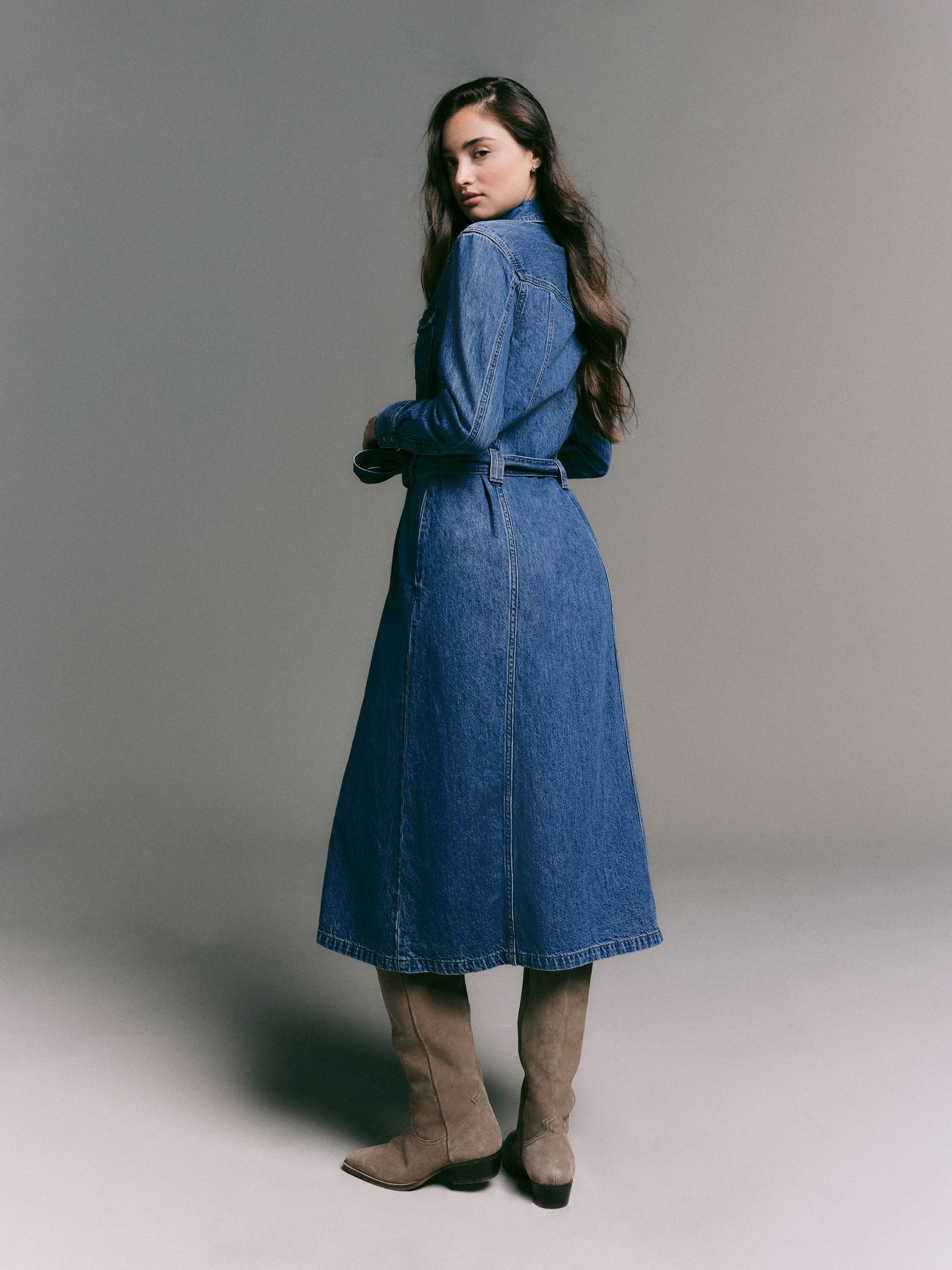 midi denim dress outfit Gap Denim Dress: Perfect Mom Fashion for Every Occasion