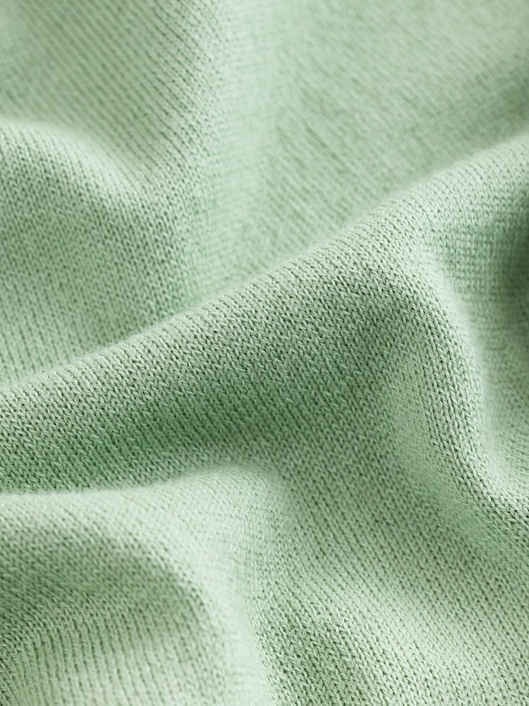 Verde sálvia - Suéter leve com gola alta e zíper em mistura de lã merino Signature - Imagem 2 de 3