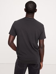 Черный - Banana Republic Lightweight Cotton Crew-Neck T-Shirt - Image 2 of 4