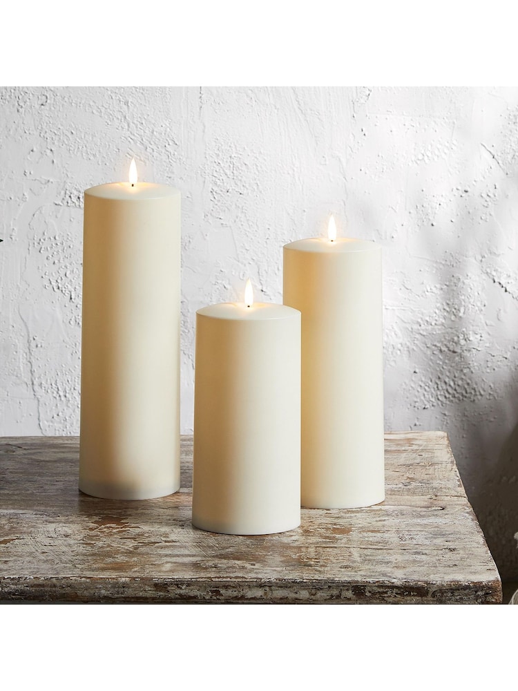Lights4fun Natural TruGlow® Waterproof Outdoor Candle 30cm - Image 3 of 3 Lights4fun Natural TruGlow® Waterproof Outdoor Candle 30cm - Image 3 of 3