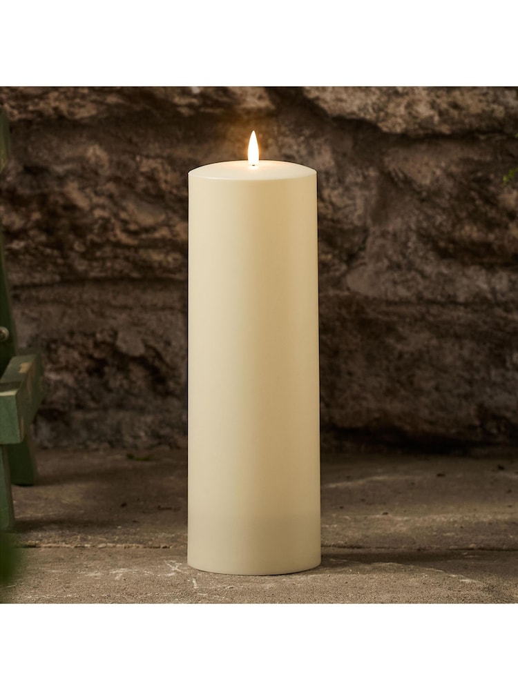 Lights4fun Natural TruGlow® Solar Pillar LED Candle 30cm - Image 1 of 1