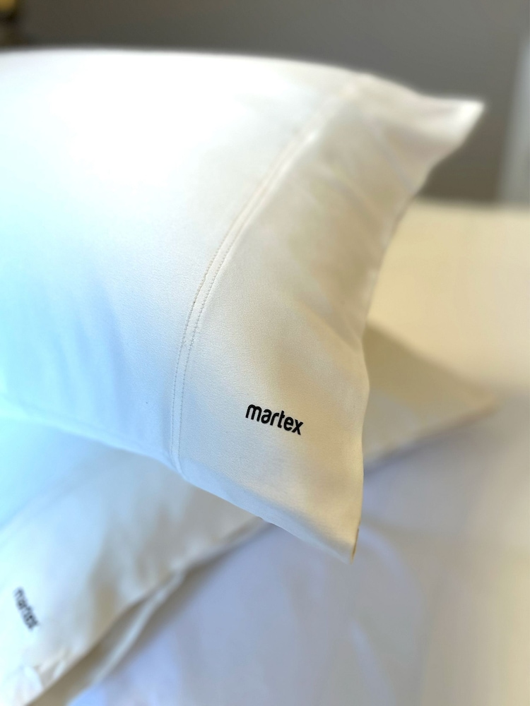 Martex Ivory Satin Travel Pillowcase Pair - Image 2 of 4