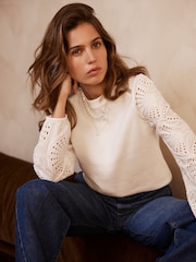 سويت شيرت بكُم مطرَّز من Mint Velvet - صورة 1 من 8
