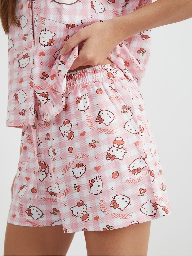 حزمة بيجامة من قميص وشورت بتصميم Hello Kitty من Skinnydip - صورة 6 من 6