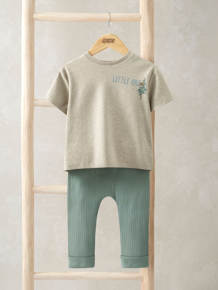 Conjunto de leggings y camiseta en verde con inscripción "Exploring" en la espalda de Mamas & Papas - Imagen 1 de 5 Conjunto de leggings y camiseta en verde con inscripción "Exploring" en la espalda de Mamas & Papas - Imagen 1 de 5