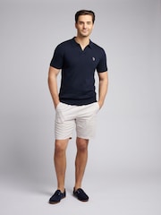 أزرق سماوي - من U.S. Polo Assn. قميص بولو بياقة صغيرة من قطن ممشط 100% للرجال - صورة 4 من 6