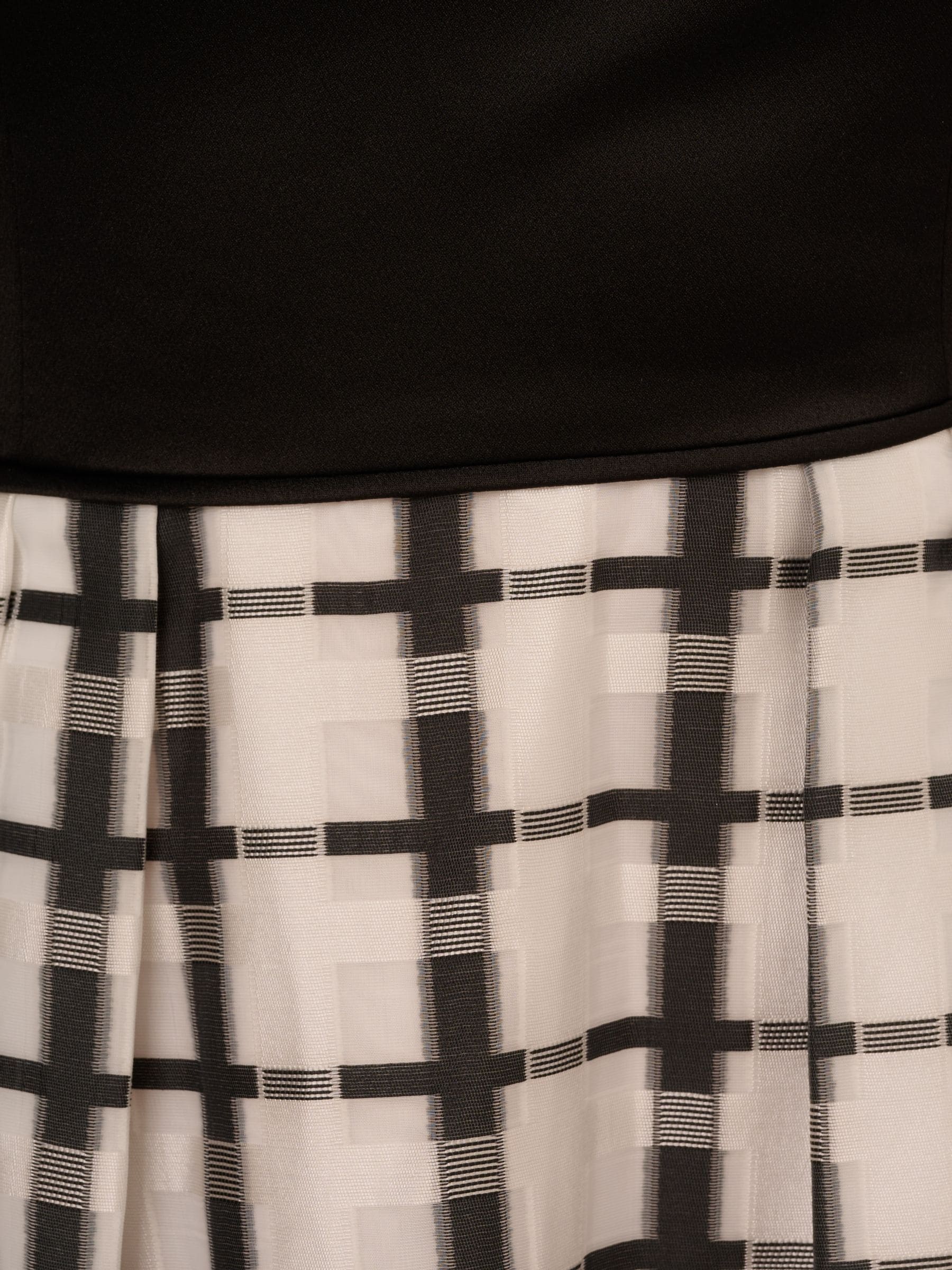 【海外限定】AdriannaPapell ガウン☆Plaid Combo Black Gown Buy Adrianna Papell Plaid Combo Black Gown from Next Luxembourg