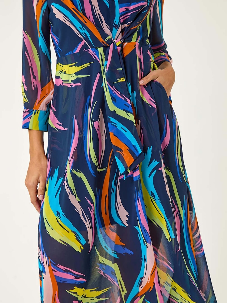 Roman – Hemdblusenkleid mit abstraktem Print und Bindedetail vorne - Bild 5 von 5 Roman – Hemdblusenkleid mit abstraktem Print und Bindedetail vorne - Bild 5 von 5