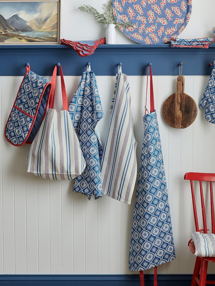 Land & Shore Blue Red Achill Oven Gloves - Image 1 of 2