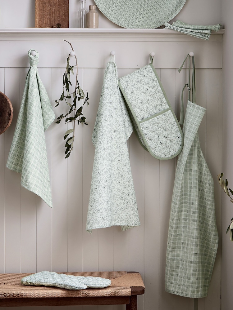 Murmur Sage Vine Oven Gloves - Image 1 of 2