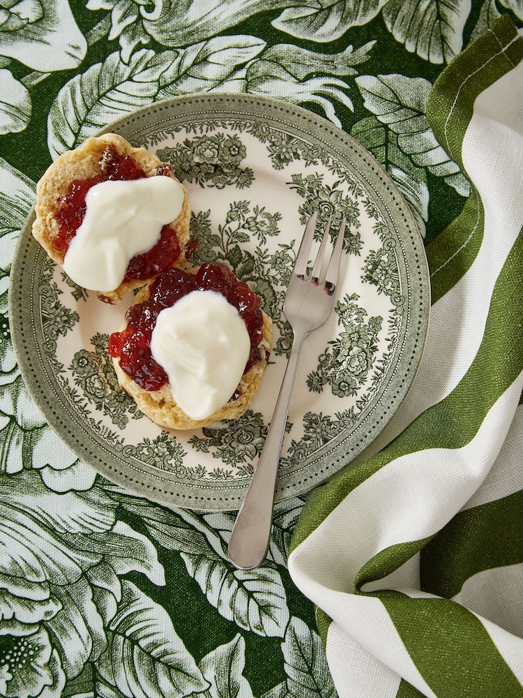 Burleigh X Bedeck Of Belfast Green Hibiscus Napkins Pack of 4 - Image 4 of 4