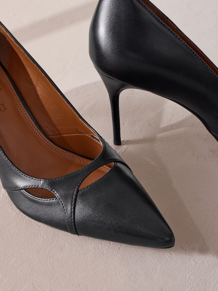 Negro - Signature Premium Leather Cutout Detail Pointed Toe Court Heels - Imagen 7 de 7 Negro - Signature Premium Leather Cutout Detail Pointed Toe Court Heels - Imagen 7 de 7