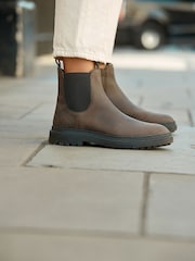 Chocolate Brown Oiled Leather - Forever Comfort® Round Toe Chelsea Boots - Imagem 5 de 9