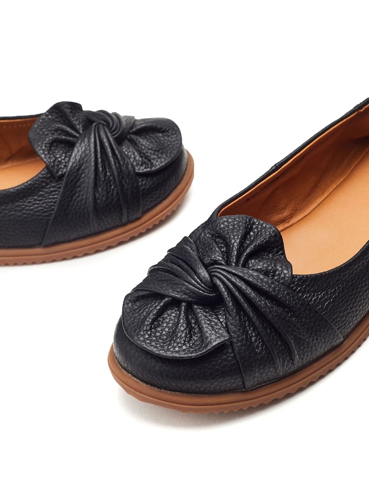 Negro - Moda in Pelle Echium Slip-On Leather Flat With Twisted Knot Detail Shoes - Imagen 4 de 4 Negro - Moda in Pelle Echium Slip-On Leather Flat With Twisted Knot Detail Shoes - Imagen 4 de 4