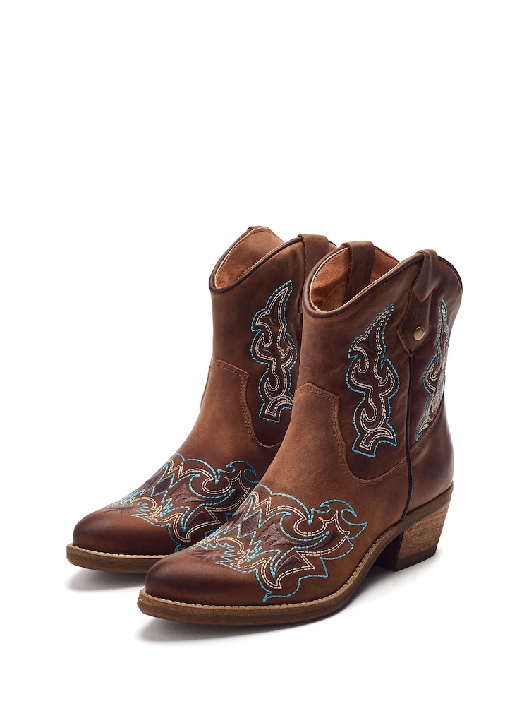 Moda in Pelle Olearia Feature Stitch Detailed Ankle Length Leather Western Brown Boots - Image 2 of 4
