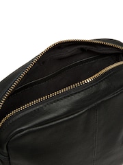 Pure Luxuries London 'Froome' Leather Cross-Body Black Bag - Image 5 of 7