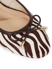 Animal Rjava - Dune London Amazing plisiran Pearl pentlja čevlji s plosko peto/brez pete čevlji - Slika 6 iz 6